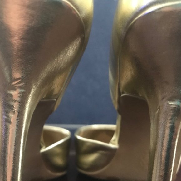 BCBG Paris Gold d'Orsay High Heels, 8, 4" heel - Picture 5 of 9